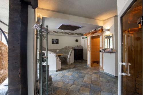 Hotel Pension Tyrol 4