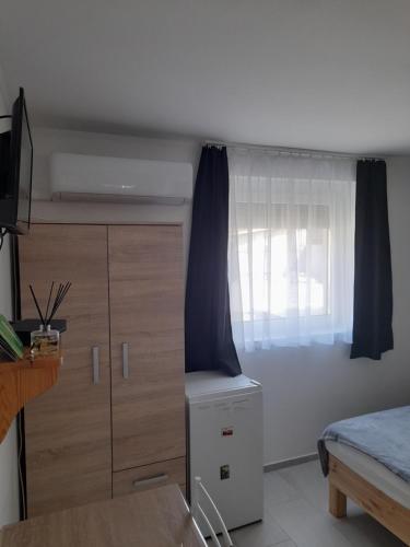 1 queen bed