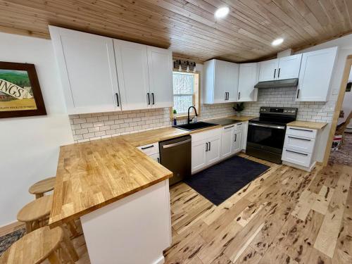 Forest Lake Haven Main House in Varensburga (NY)