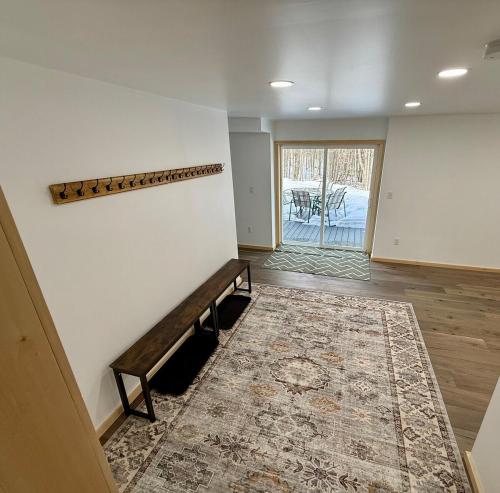 Forest Lake Haven Main House in Varensburga (NY)