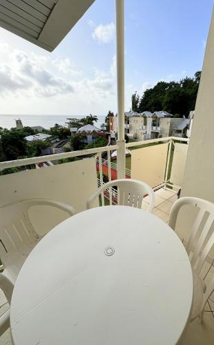 Cơ sở vật chất, Sea view apartment, pool and beach 50m away in La Trinite