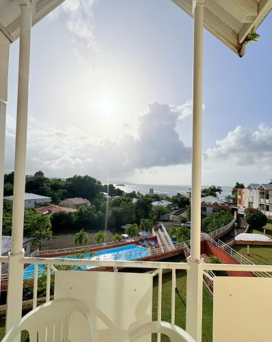Khu vực xung quanh, Sea view apartment, pool and beach 50m away in La Trinite