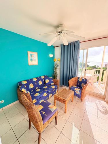 Sea view apartment, pool and beach 50m away in La Trinite