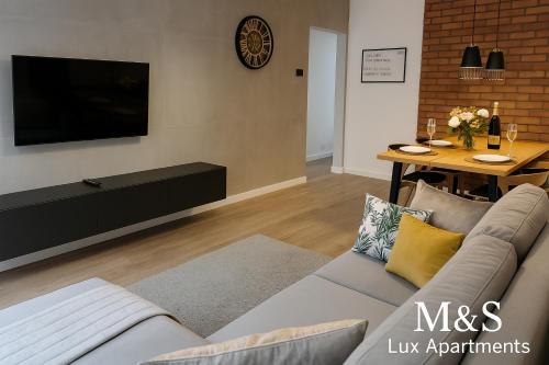 M&S Lux Apartments Pojezierska - Balkon z widokiem, klimatyzacja i blisko Manufaktury - Lodz