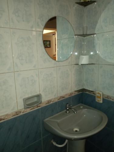 Casita entre los cerros - image 2