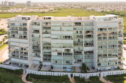 ARENA Beachfront 2 BDR with pool by Casa Paraiso, Cancún (photo 9)