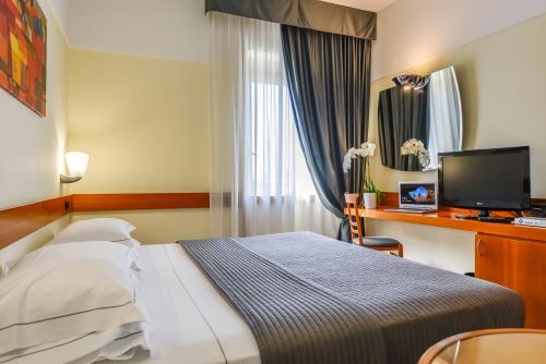 Hotel Bologna Airport - main image
