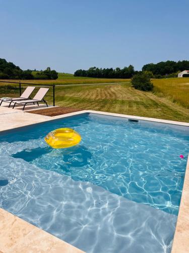 Vista, Maison entièrement rénovée avec piscine privative (Maison entierement renovee avec piscine privative) in Esclottes