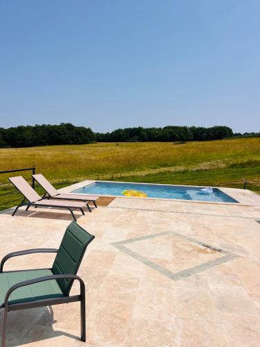 Maison entièrement rénovée avec piscine privative (Maison entierement renovee avec piscine privative) in Esclottes