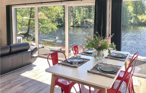 ห้องครัว, Amazing Home In Borås With Wifi (Amazing Home In Boras With Wifi) in ใจกลางเมืองบูโรส