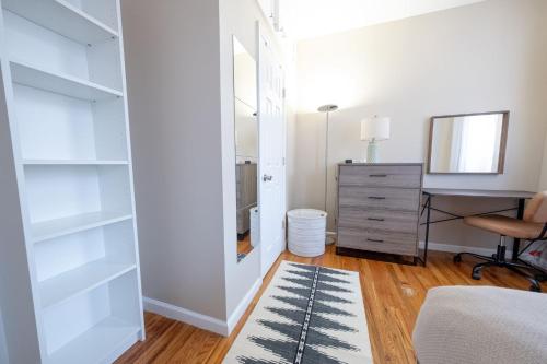 Sunny 4BR/2BA Retreat in Morningside Heights, NYC, New York (photo 8)