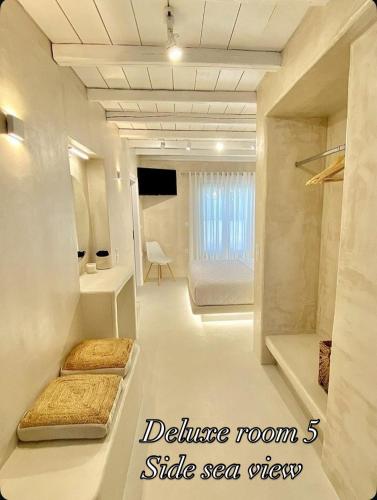 Moustakas Beach Apartments in Milos Island