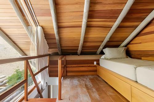 Secreto Cocheira | Piscina, jacuzzi e lago privativo @secretobangalos in 帕迪杜阿爾菲雷斯