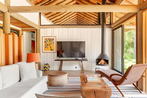 Secreto Cocheira | Piscina, jacuzzi e lago privativo @secretobangalos in 帕迪杜阿爾菲雷斯