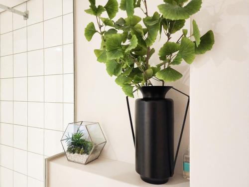 Chic Studio in Sea Point Close to Beach - image 14