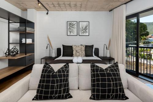 Gorgeous Sea Point Apartment - image 5