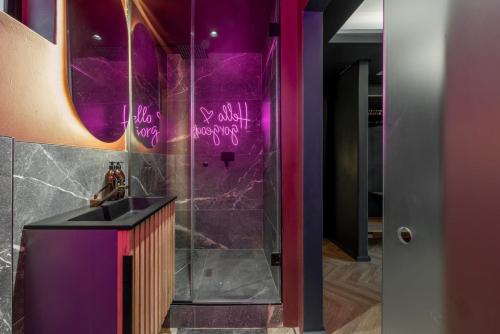 Exceptional Condo with Jacuzzi - image 9