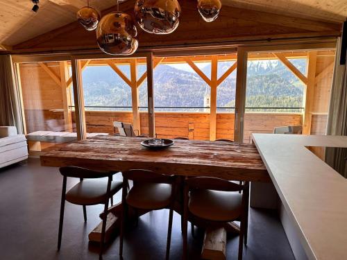 Luxury family Chalet with extraordinary Mountain views in 特林-迪格