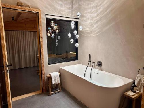 Luxury family Chalet with extraordinary Mountain views in 特林-迪格