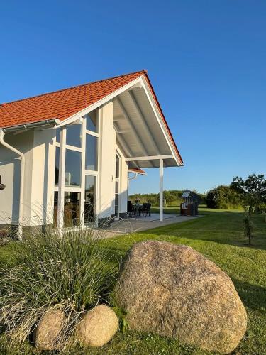 Villa Ostseebrise 760m von Dwarsdorf entfernt