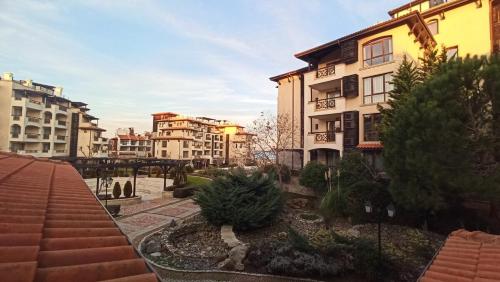 Premium Oasis Beach Club Apartment in Lozenets