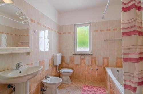 Holiday Home image 10