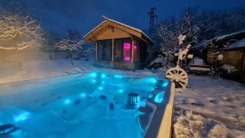 СПА къща за гости Каза Роза - Swiss Style Chalet Casa Rosa SPA Guest House, Kjustendil (fotografie 8)
