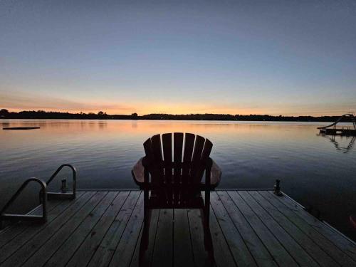 Lovely Little Lake House · Castleton