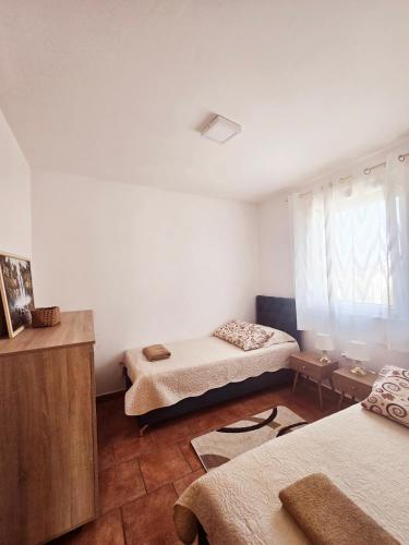 Apartments Vugica Šilo - main image