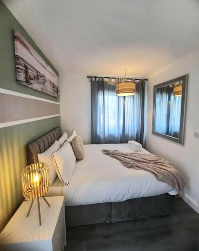 Entire home in Leeds, Free WiFi, 3 Car Parking, Leeds (Foto 7)