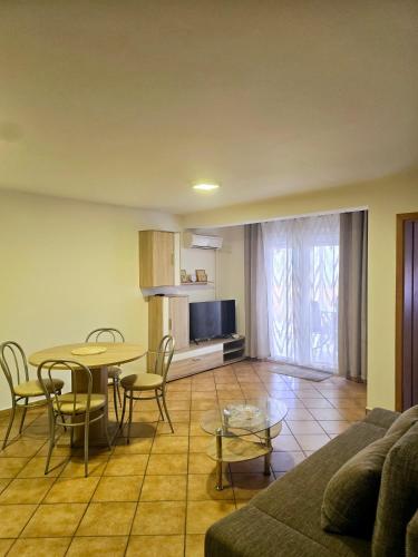 Apartments Vugica Šilo - image 3