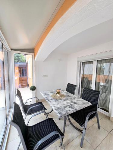 Apartments Vugica Šilo - image 4