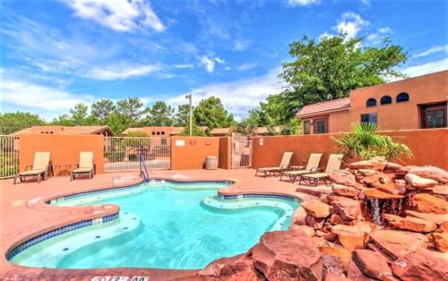 Getaways at Sedona Pines Resort - 온수 욕조