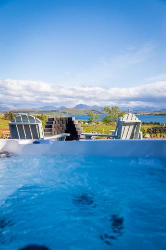 Loch Ewe Luxury Pods in Олтбі