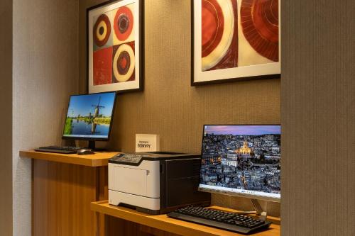 SpringHill Suites by Marriott Fargo - image 12