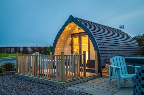 Loch Ewe Luxury Pods in Олтбі