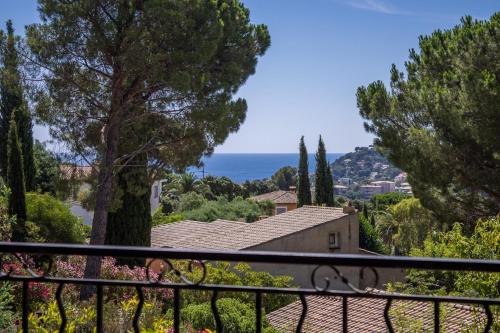 Villa Aquavit – khách sạn tại Cavalaire Sur Mer