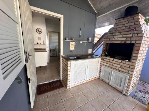 Casa Jurerê, 8 pessoas com churrasqueira