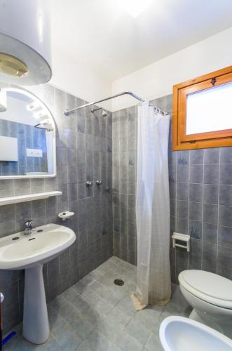 One-Bedroom Apartment image 8