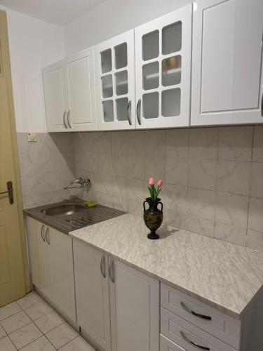 Peace in the heart of downtown in Center