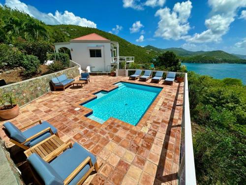 Stunning Pool and Hot Tub Villa with Big Views - ALTAMIRA in ครูซเบย์