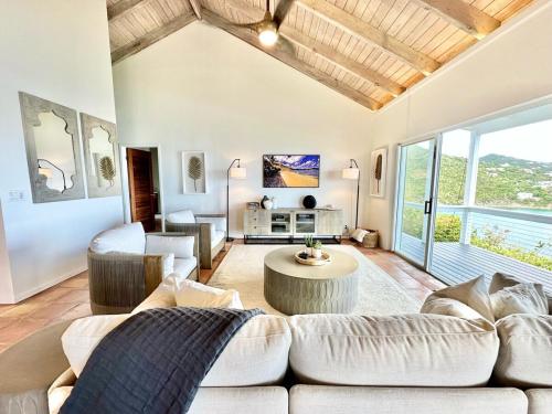Stunning Pool and Hot Tub Villa with Big Views - ALTAMIRA in ครูซเบย์