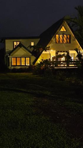 Vista exterior, Queens Inn Studio Apartments in Puerto del Pacífico