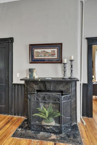Unit #1 117 Marion St - image 9