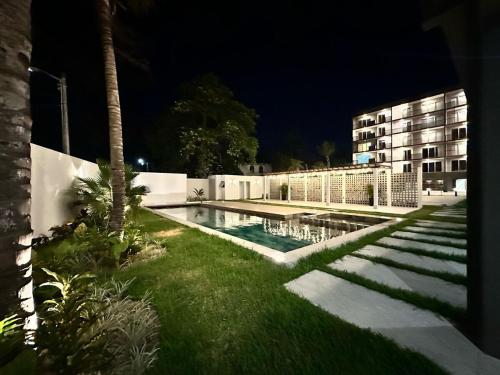 Modern Oceanfront Retreat 2BD 2BDR Wifi Pool in Zona Hotelera