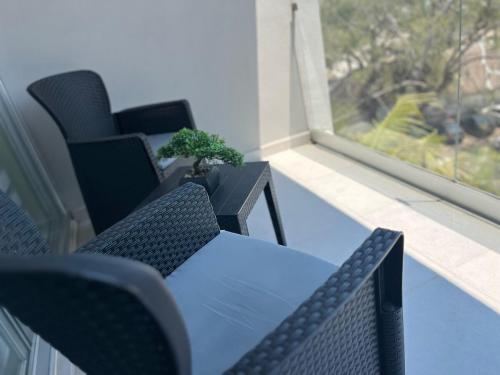 Modern Oceanfront Retreat 2BD 2BDR Wifi Pool in Zona Hotelera
