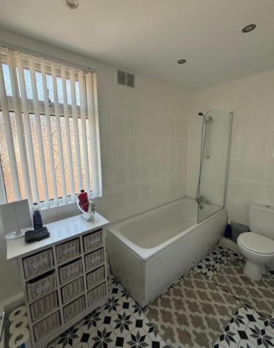Cozy Double Room with 5 Minute Walk to Anfield Stadium ideal for Matchdays, Liverpool (foto 6)