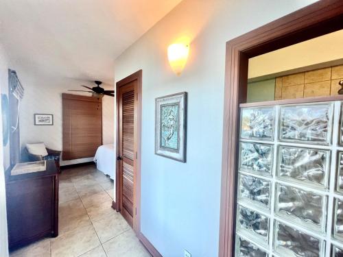 Cliffhanger - Oceanfront Simple Luxury with Endless Blue Views in 中部