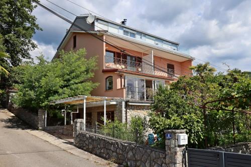 Apartments with a parking space Icici Opatija - 14155