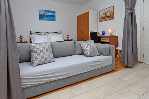 Apartments with parking space Icici, Opatija - 14155 in Poljane